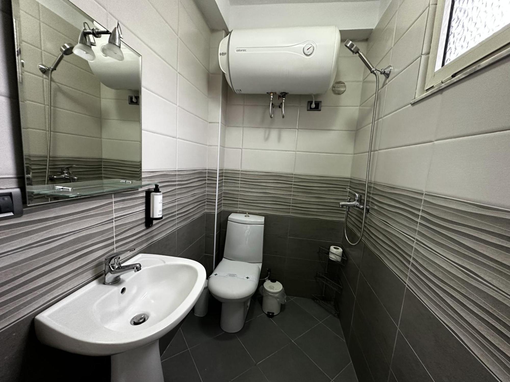Tirana Treasure: Chic 2Br-Apartment 8Min To Skanderbeg Place Eksteriør bilde